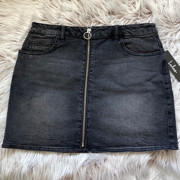 Lulus Dresses & Skirts - NWT Lulu’s Black Acid Wash Denim Mini Skirt 29